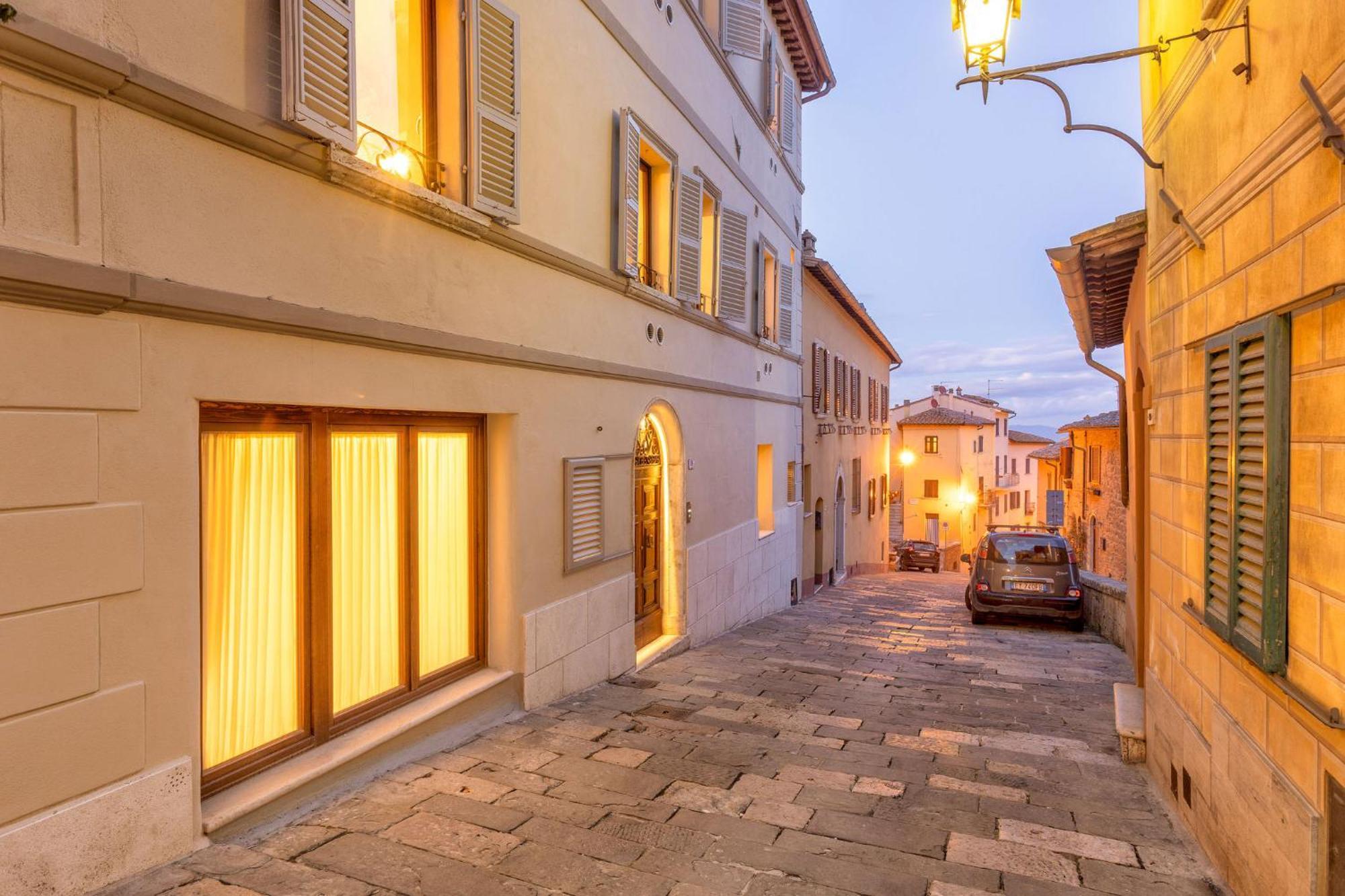 Palazzo Falcinelli Luxury Room In Montepulciano Center With Air Conditioning And Elevator Zewnętrze zdjęcie