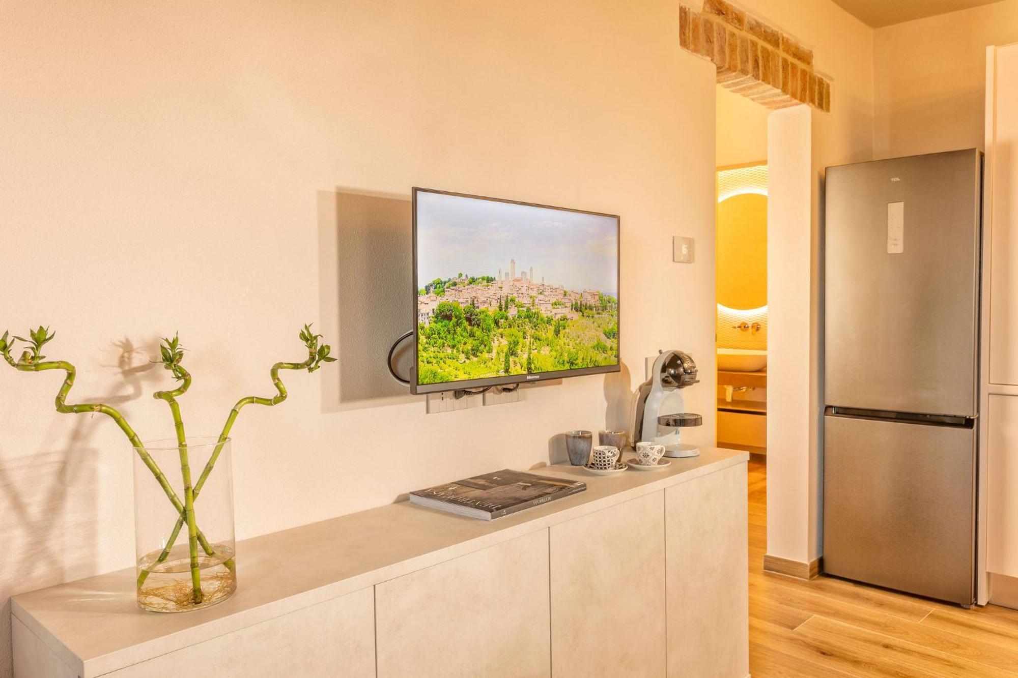 Palazzo Falcinelli Luxury Room In Montepulciano Center With Air Conditioning And Elevator Zewnętrze zdjęcie