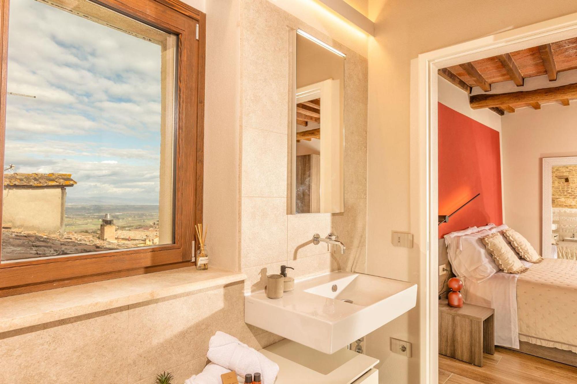 Palazzo Falcinelli Luxury Room In Montepulciano Center With Air Conditioning And Elevator Zewnętrze zdjęcie